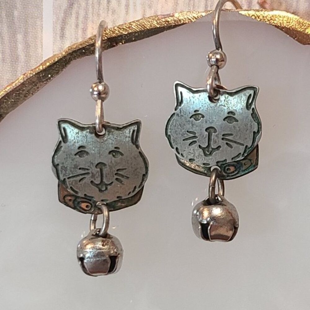 Vintage Silver Tone Cat Face Dangle Earrings Kitten Kitty Bell Drop Pierced Hook